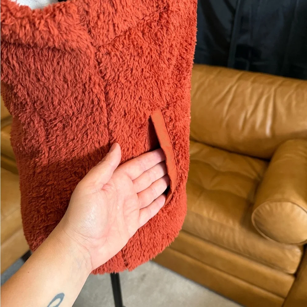 Patagonia Women's Burnished Red Fleece Vest NWT - Picture 2 of 15